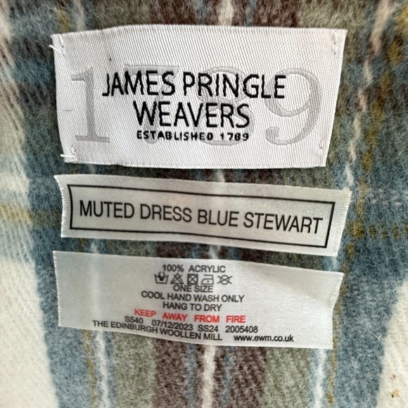 NEW JAMES PRINGLE WEAVERS BLUE PLAID ACRYLIC SCARF WOVEN IN SCOTLAND Muted Dress - Picture 5 of 7